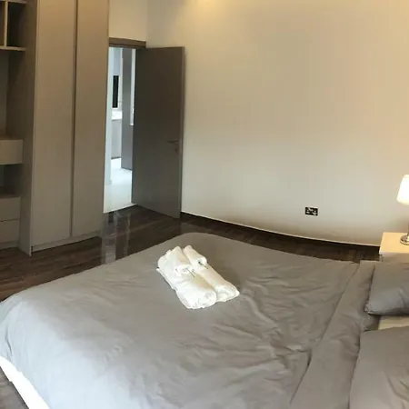 Luxurous Comfort With Sea View Apartment