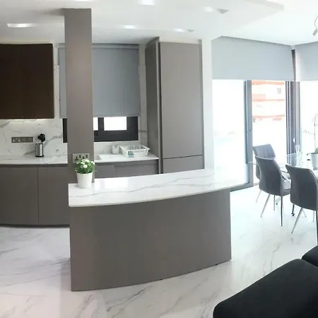 Luxurous Comfort With Sea View Larnaca