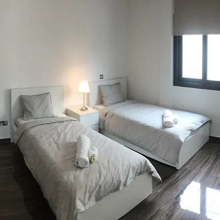 Luxurous Comfort With Sea View Appartamento Larnaca