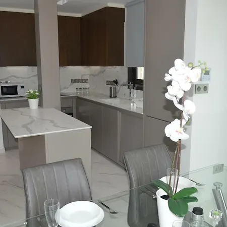 Luxurous Comfort With Sea View Appartamento